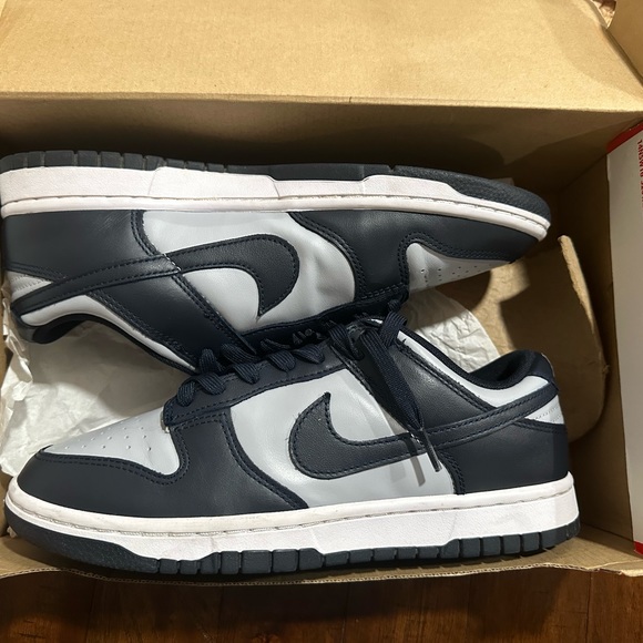 Georgetown Nike Dunks Size 8 Men Send your offers - Picture 2 of 8